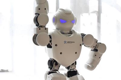 能歌善舞又好玩 優必選Alpha 1P智能機器人深度試玩體驗