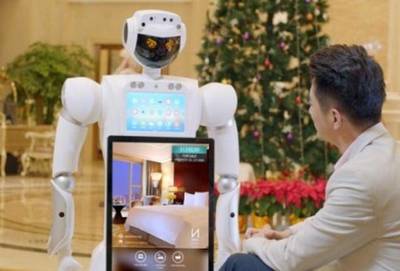 智能機(jī)器人 人工智能浪潮下酒店業(yè)的剛需轉(zhuǎn)型與研發(fā)路徑